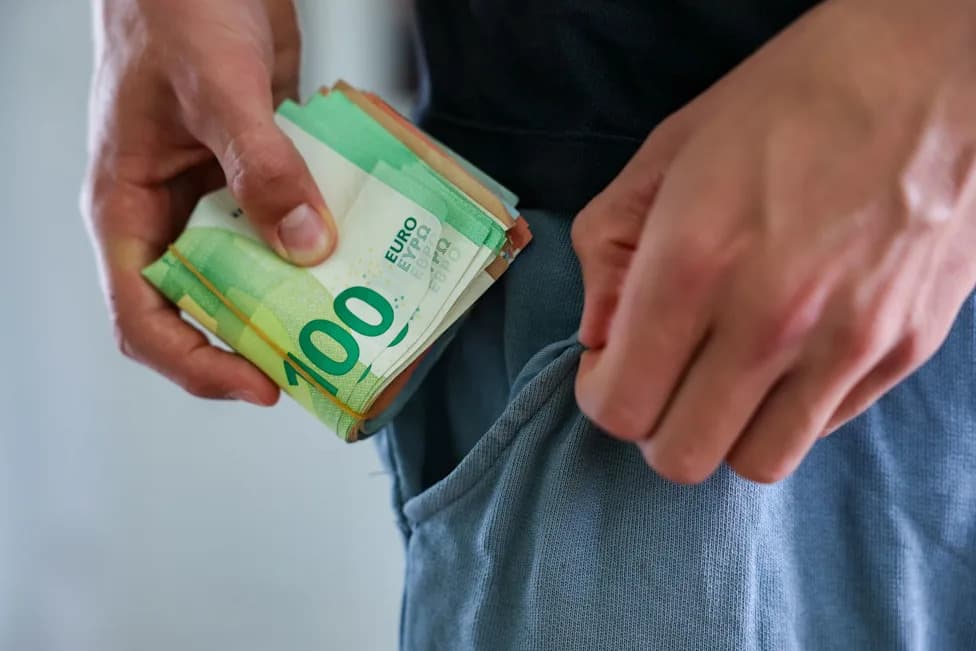 Decades of Financial Strain Tied to Worse Memory, Thinking and Brain Health in Later Life