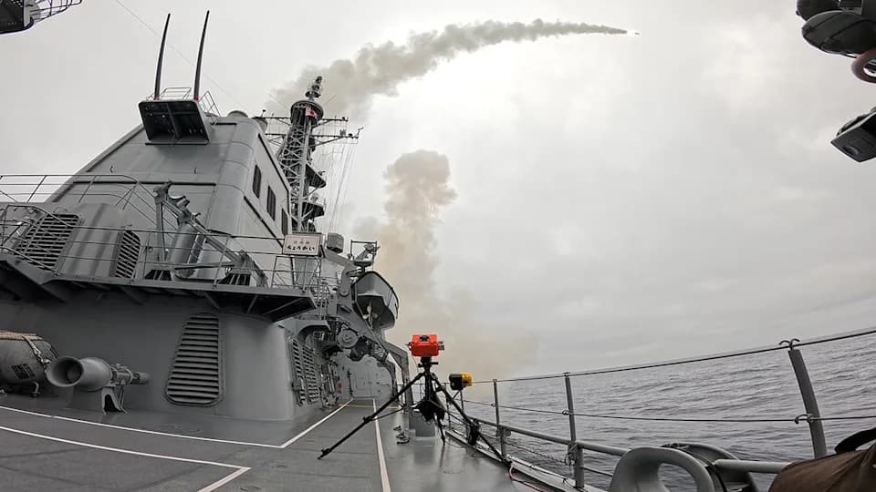 Japan’s JS Chokai Conducts First Live Tomahawk Launch, Advancing Long-Range Strike Capability