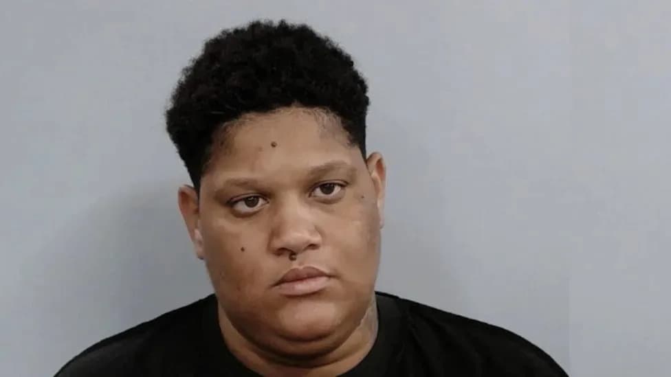 Kentucky Woman Arrested After Allegedly Aiming AR‑15 at KFC Employee Over Drive‑Thru Wait