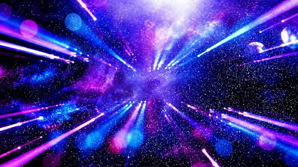 How a Photon Can Cross a Billion Light-Years in “No Time” — The Relativity Behind It