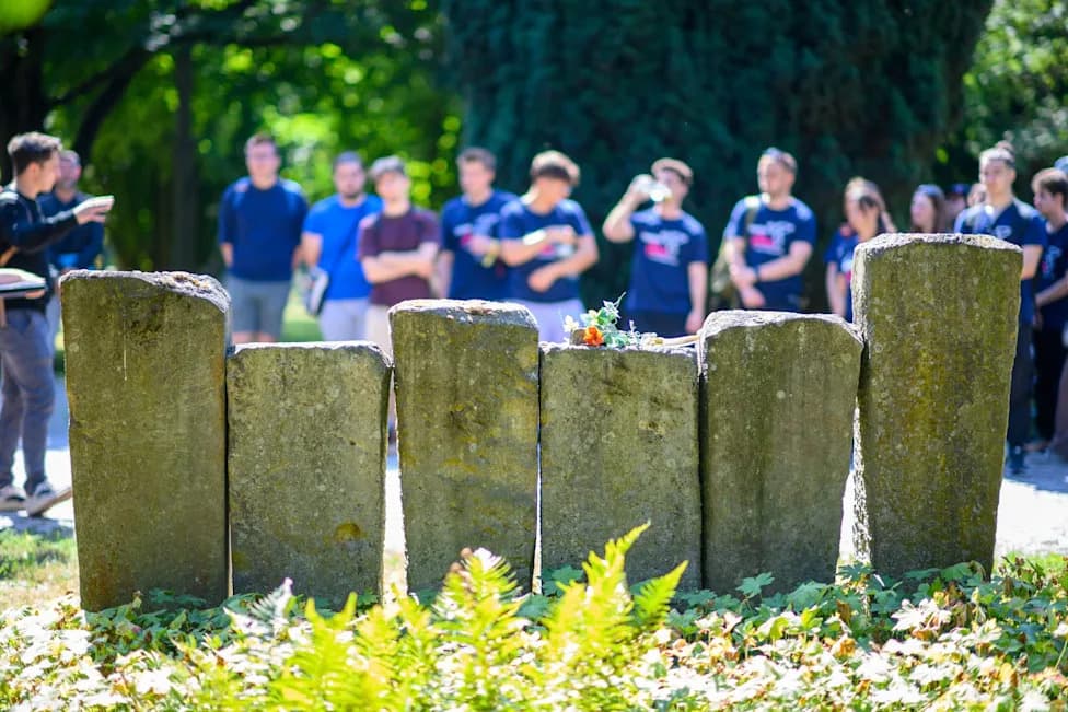 Young Europeans Restore WWII Graves in Magdeburg to Strengthen Remembrance and Reconciliation