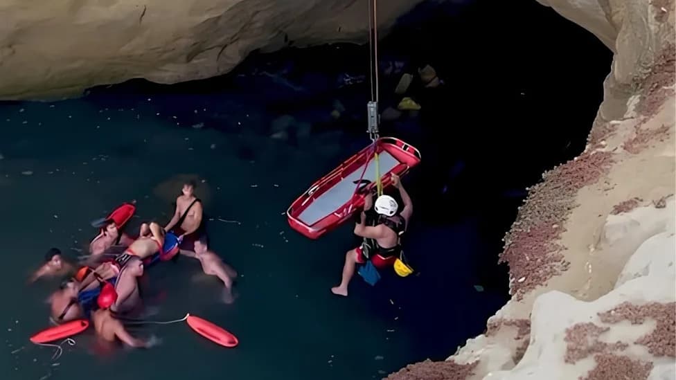 Dramatic Nighttime Rescue After Man Falls From Sunset Cliffs' Pappy’s Point