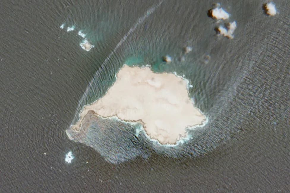 Satellite Images Show Oil Spill From Grounded, UK‑Sanctioned Tanker Near Oman Has Sharply Expanded