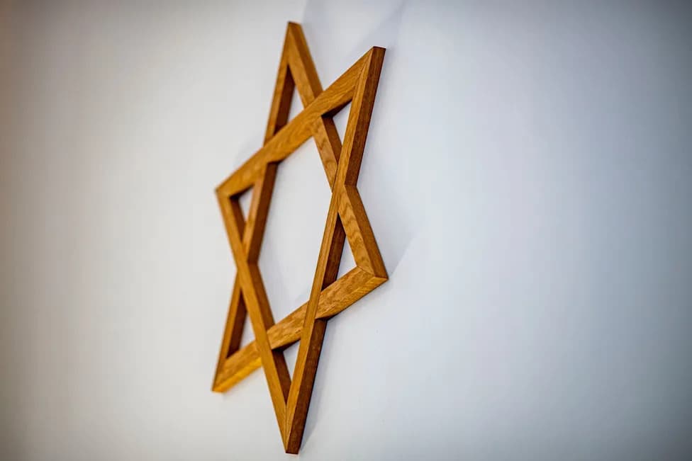 Report: Anti‑Semitic Incidents in UK Rose 20% in First Half of 2026 After Iran Conflict and London Stabbing