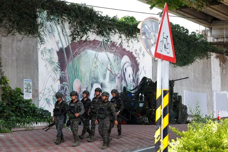 Night Drill: Taiwan’s President Transported by Armoured Carrier to Command Centre as Han Kuang War Games Begin