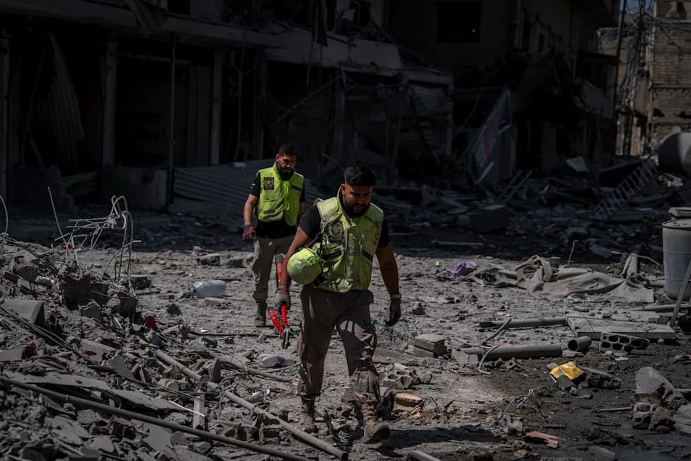 Israeli Strikes Wound Eight Near Tyre Amid US‑Brokered Rome Talks