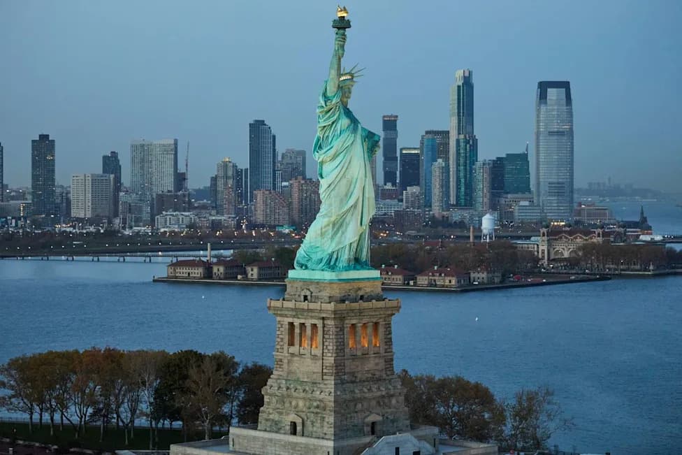 Captain Charged After Boat Capsizes Near Liberty Island; Woman and 5-Month-Old Infant Killed
