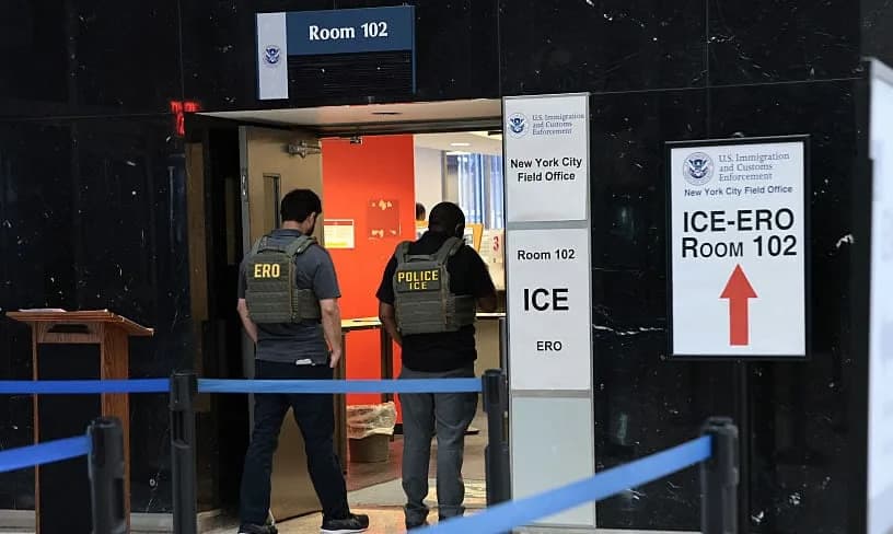 Independents Could Decide 2026: Polls Reveal Deep Divide Over ICE And Deportation Tactics