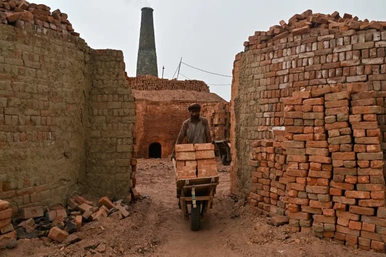 Scorched Above and Below: Pakistan’s Brickmakers Face Rising Heat, Debt and Health Risks