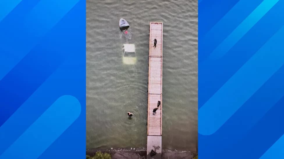 Heroic Rescue at Moses Lake: Bystander Pulls 65-Year-Old From Submerged Pickup