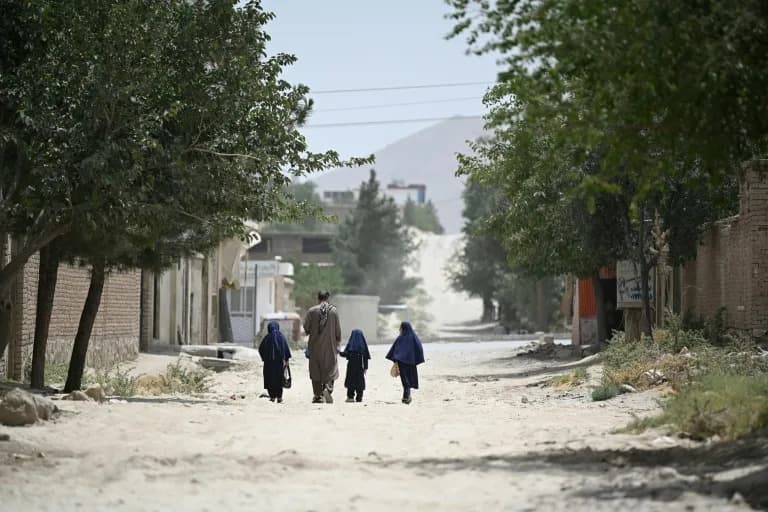 Afghan Fathers in Agony as Taliban Ban Denies Daughters Secondary Education