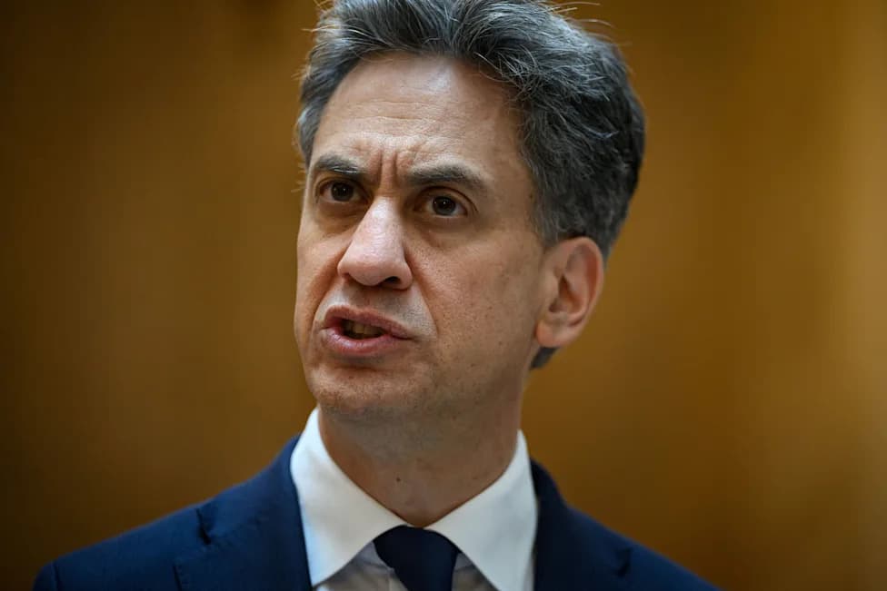 Miliband Presses Israel's Sa’ar to Lift Gaza Aid Blockages and Curb West Bank Violence