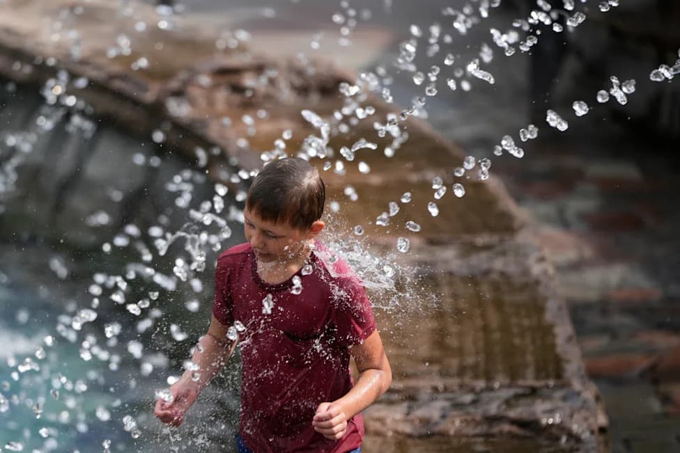 Summertime Is Fading: How 2026’s Heat Waves, Smoke and Inequality Are Ending the Carefree Season