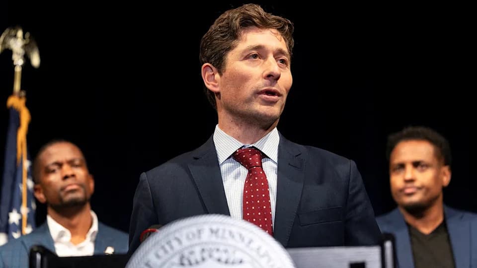 Minneapolis Mayor Jacob Frey's Viral Hip‑Hop Dance Draws Mockery and Sparks Debate Over Political 'Theater'