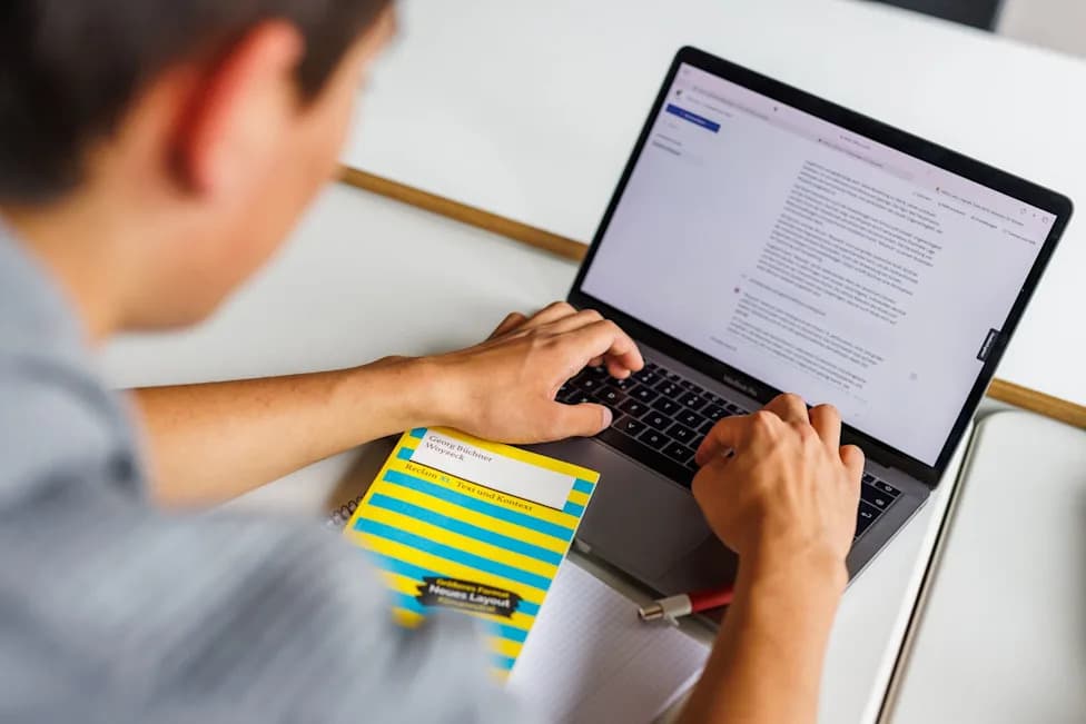 Survey: Students Lean on AI — But Are They Losing Critical Thinking?