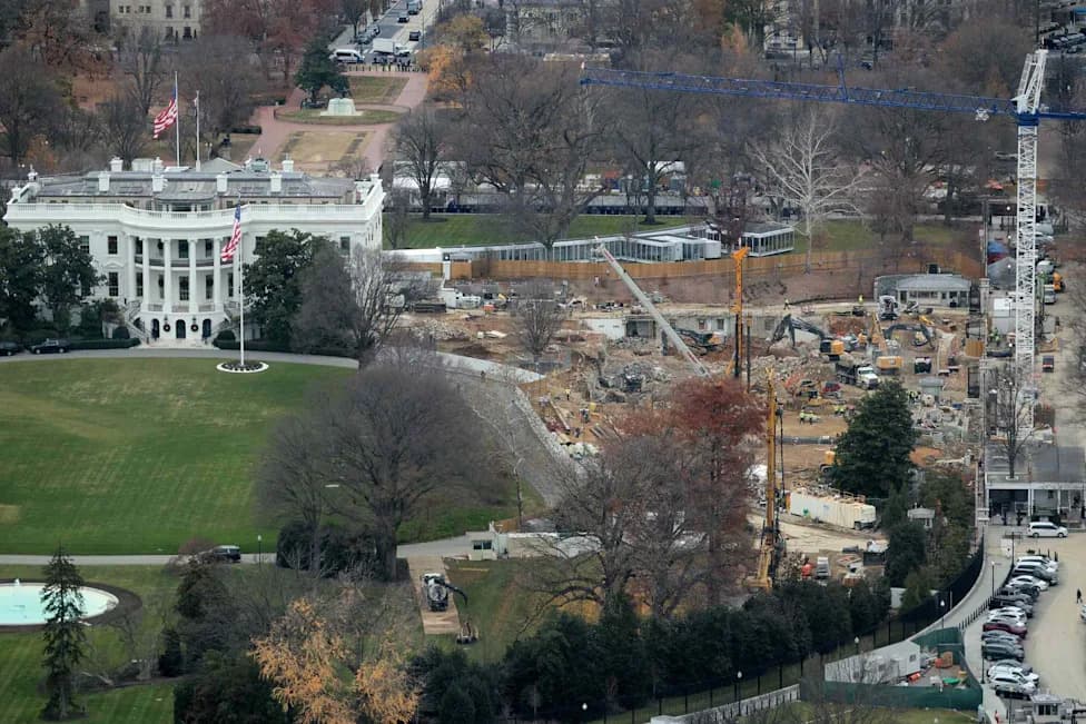 Chief Justice Roberts Temporarily Allows White House Ballroom Construction to Resume Amid Appeal