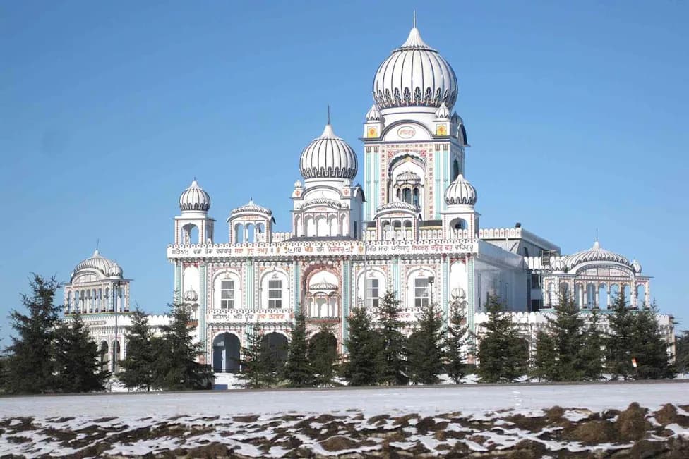 Two Injured During Morning Prayers at Edmonton Sikh Temple; Suspect Arrested and Hate Probe Underway
