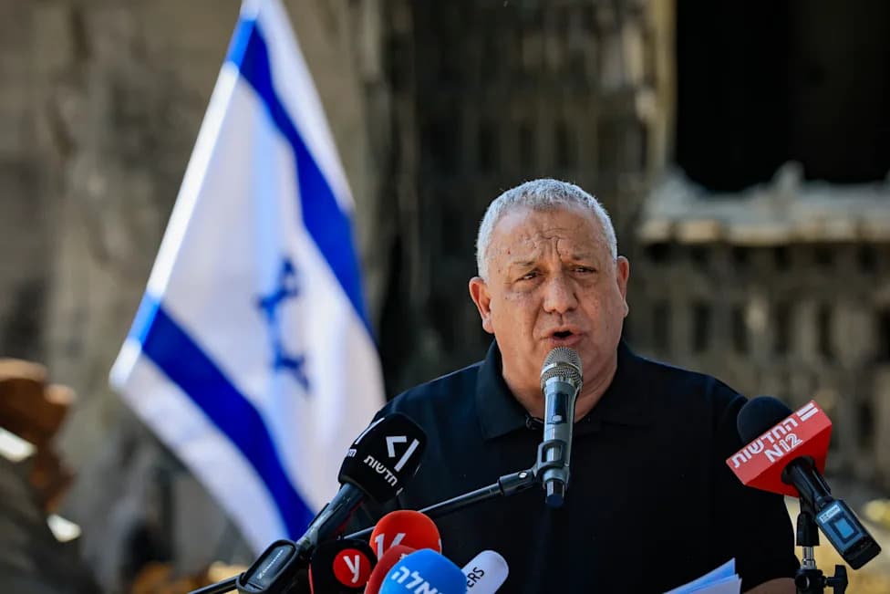 Shin Bet Refuses Permanent Protection For Gadi Eisenkot; Campaign Alleges Political Motives