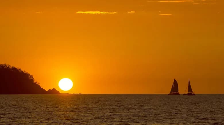Atmospheric 'Sunscreen': Study Finds Stratospheric Aerosols Could Significantly Reduce Ocean Heat Waves