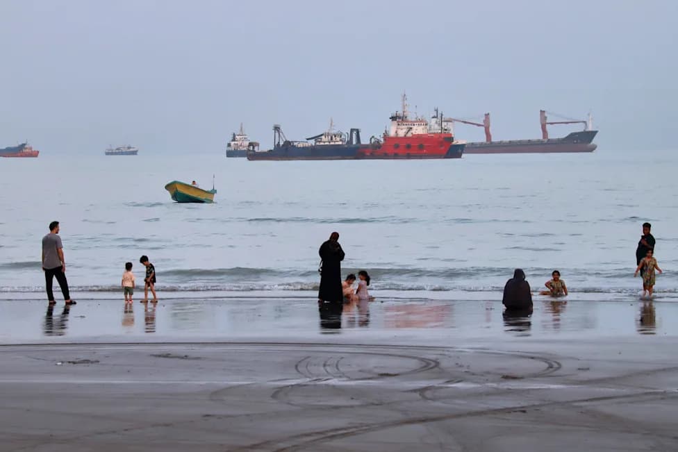 Iran’s Rial Plunges to Record Low as U.S. Prepares 'Economic D‑Day' Sanctions