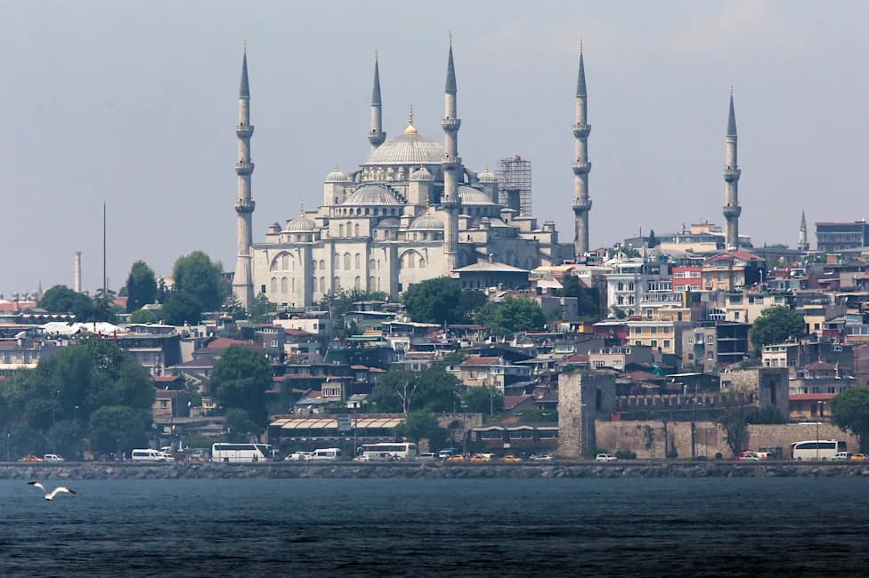 Istanbul Court Convicts Five Opposition Mayors in Contested Corruption Trial