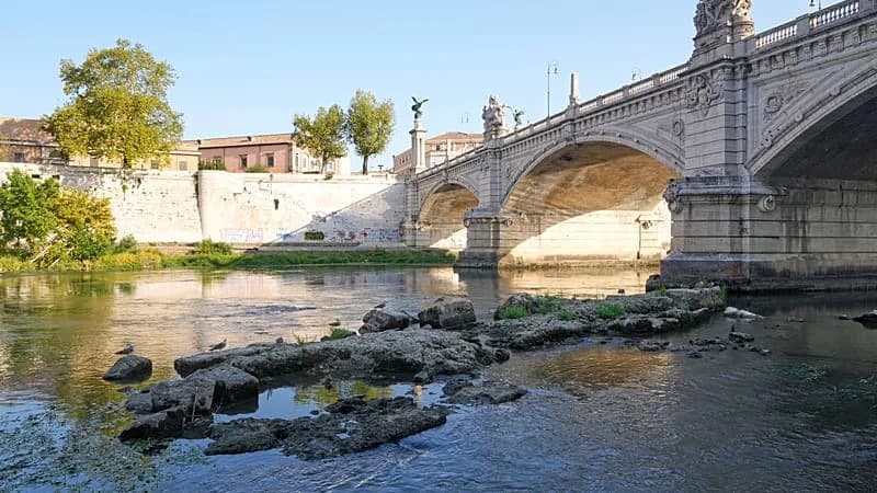 Severe Drought Reveals Nero’s Ancient Bridge Piers in Rome’s Tiber