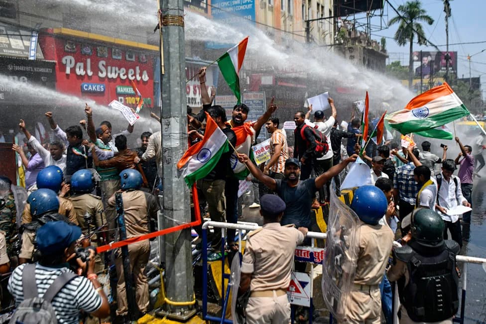 Thousands Clash With Police in Patna Over Jobs and Exam Irregularities