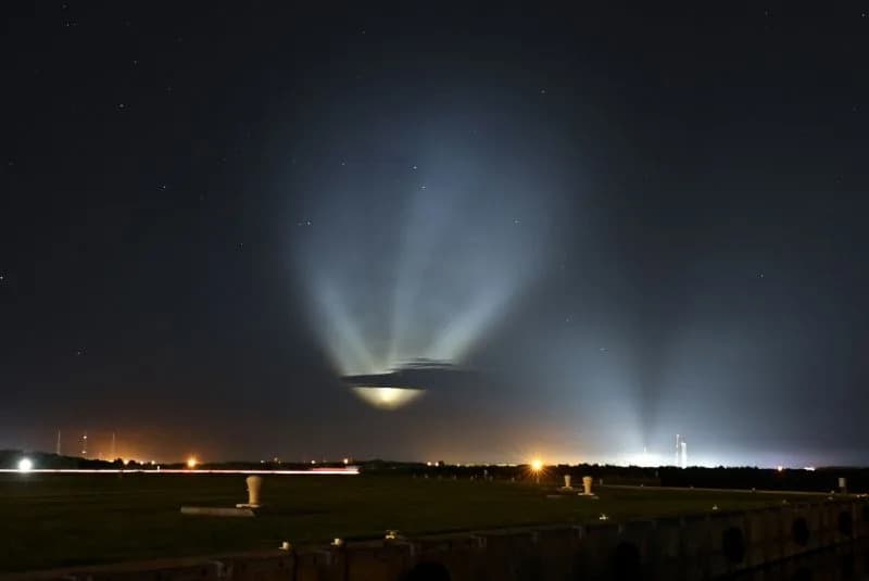 SpaceX Sets Falcon 9 Booster Reuse Record as B1067 Completes 37th Flight