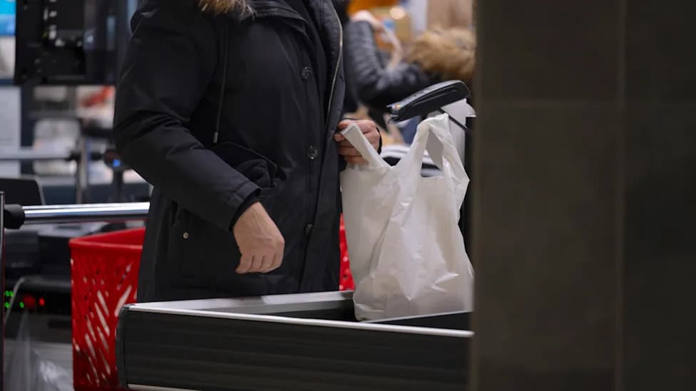 Grocery Pain in Australia: Some Eat Out‑of‑Date Food, Others Mis‑Scan Self‑Checkouts