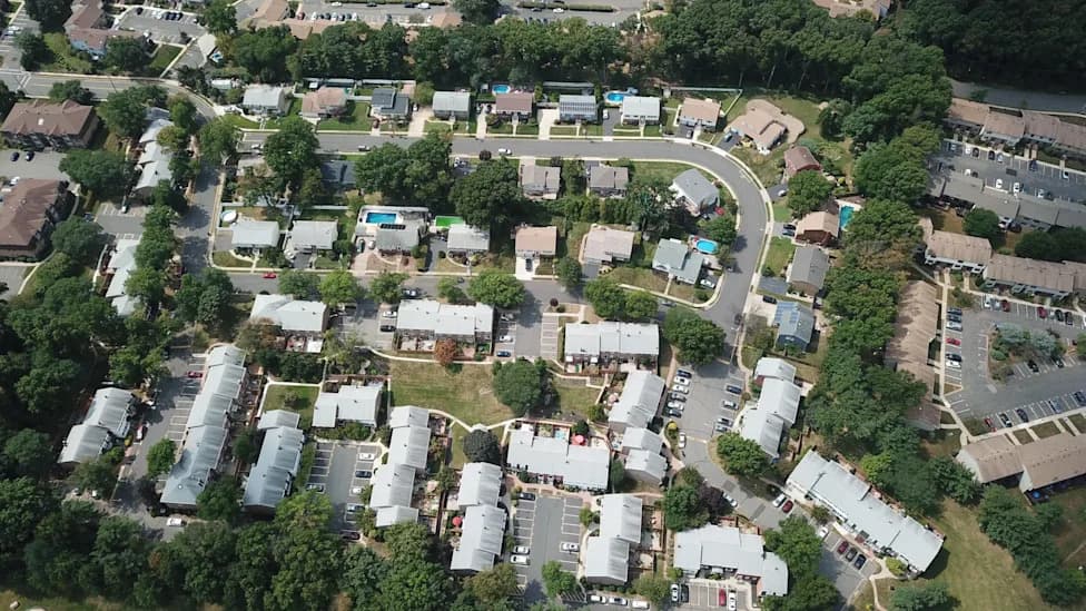 Delaware’s Retirement Boom Overwhelms Sussex County — 17% Growth Tests Housing, Health Care and Roads