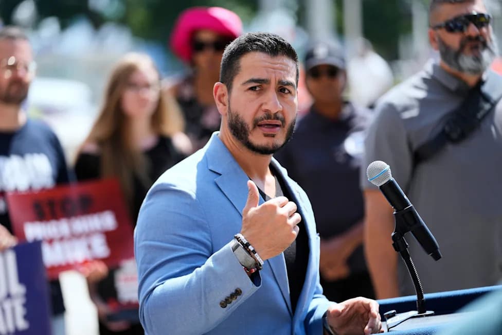 Michigan Democrats Scramble to Unite After Contentious Senate Primary Ahead of November
