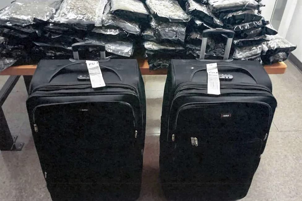 Two Air Canada Ground Staff Arrested After Alleged Cocaine and Cannabis Smuggling at Montreal Airport