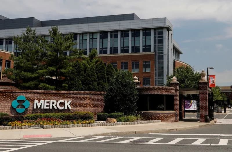 Historic Breakthrough: Moderna and Merck’s Personalized mRNA Vaccine Scores First Late‑Stage Cancer Win