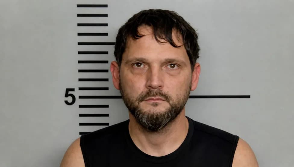 Kentucky Officer Arrested After 2,048 License-Plate Searches to Track Ex‑Girlfriend — AI Audit Led to Arrest