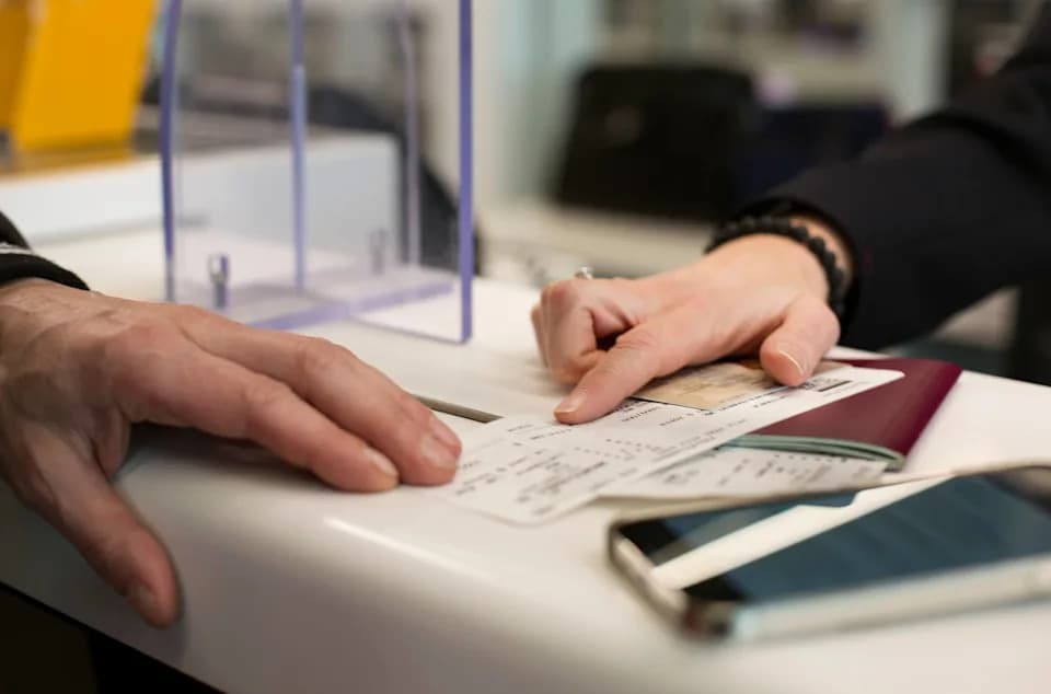 U.S. Pauses Overseas Immigrant Visa Processing and Plans Mass B1/B2 Revocations