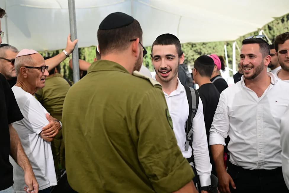 Hundreds Of Haredi Men Enlist At Tel Hashomer As Anti-Draft Protests Erupt