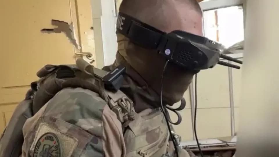 From Cannons to Cameras: How Russia Is Turning to FPV Drone Swarms to Deliver Tactical Fires