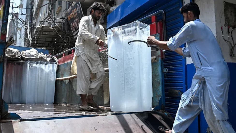 Dawn Queues for Ice: Nasirabad Residents Struggle to Survive 122°F Heatwave
