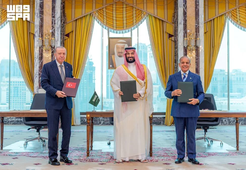 Turkiye, Saudi Arabia and Pakistan Meet in Istanbul to Launch Mecca Strategic Defence Committee