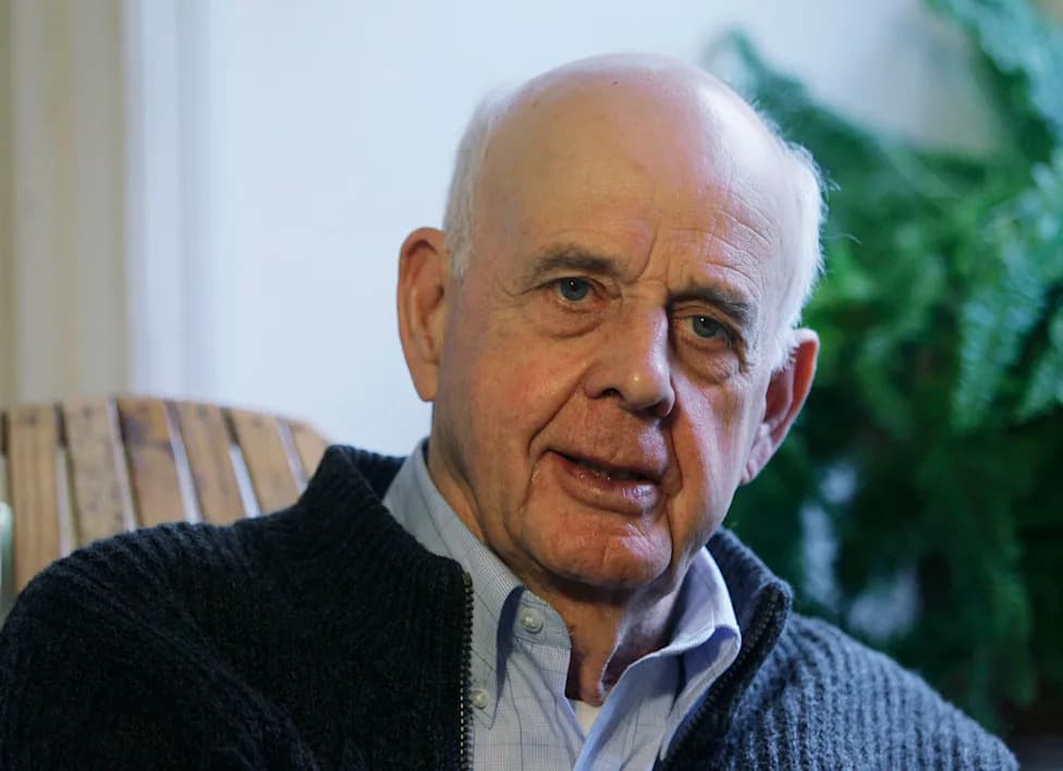 Wendell Berry, Champion of Rural Life and Sustainable Farming, Dies at 92