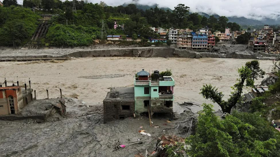 119 Airlifted After Devastating Nepal Floods as International Rescue Effort Continues