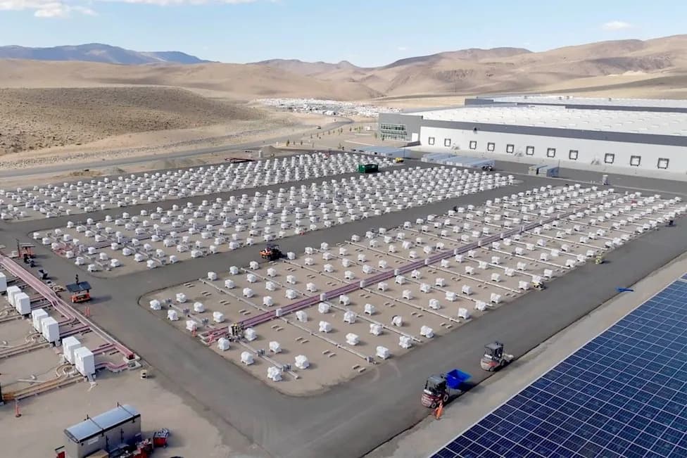 Data Centers Are Driving a U.S. Battery Boom — Balancing Batteries, Gas, and Community Concerns