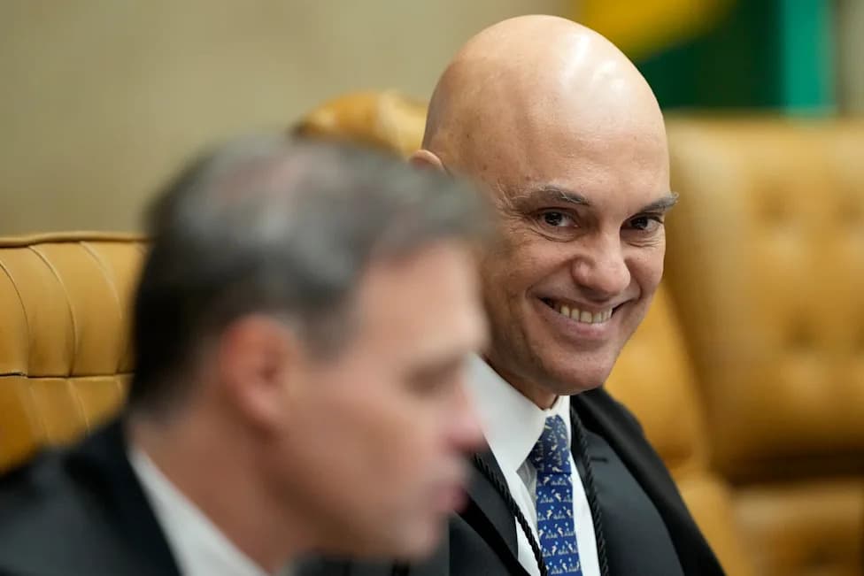 Justice Who Sentenced Bolsonaro Faces Calls To Resign After Records Link Him To Jailed Banker
