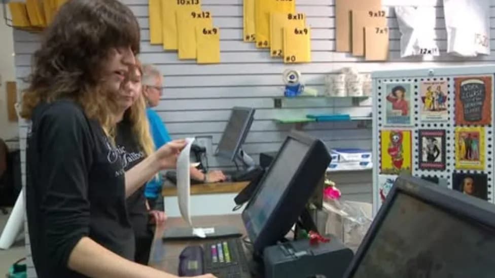 Shipping-Store Worker Stops $30,000 Scam After 'Cookbooks' Shipment Raises Suspicion