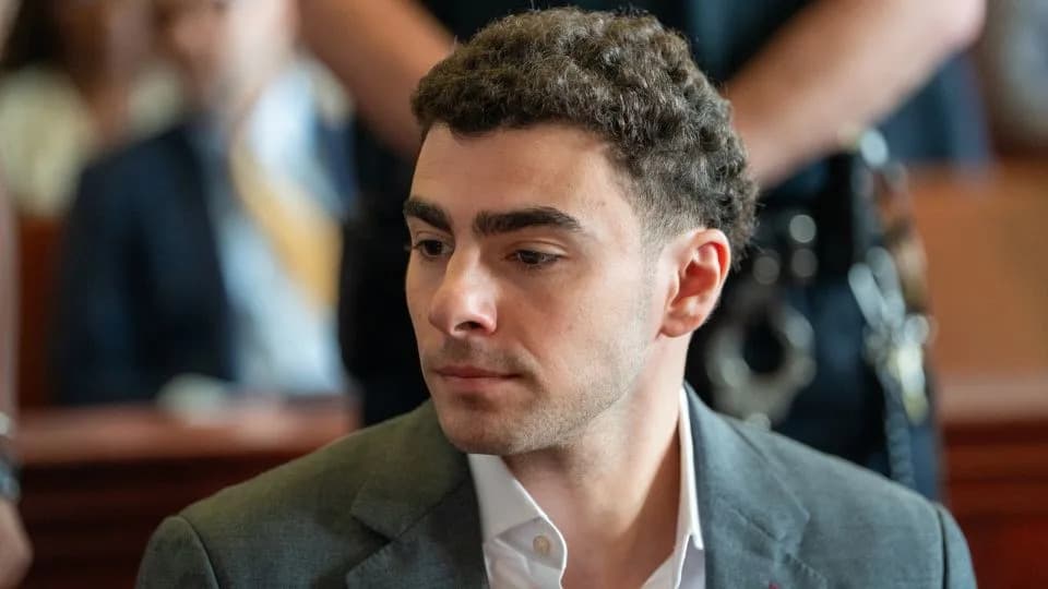 Unsealed Transcripts Reveal Secret Plea Talks Before Luigi Mangione’s Federal Guilty Plea