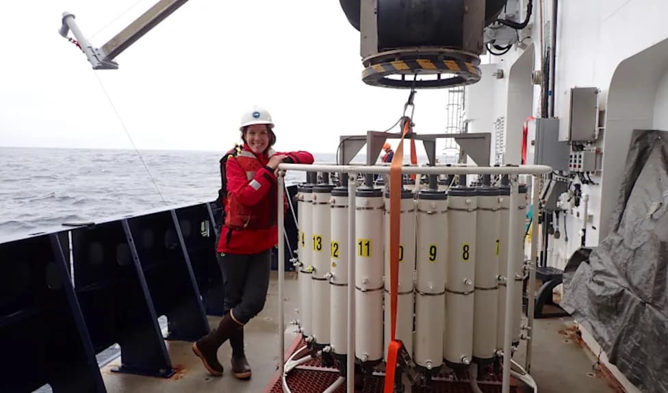 A Jar of Seawater Helped Predict California Whale Numbers — And It Could Help Prevent Ship Strikes