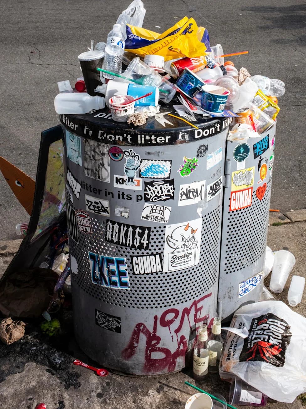 The Plastic Overflow: How New York’s Streets Reveal a Global Crisis — And the People Fighting Back