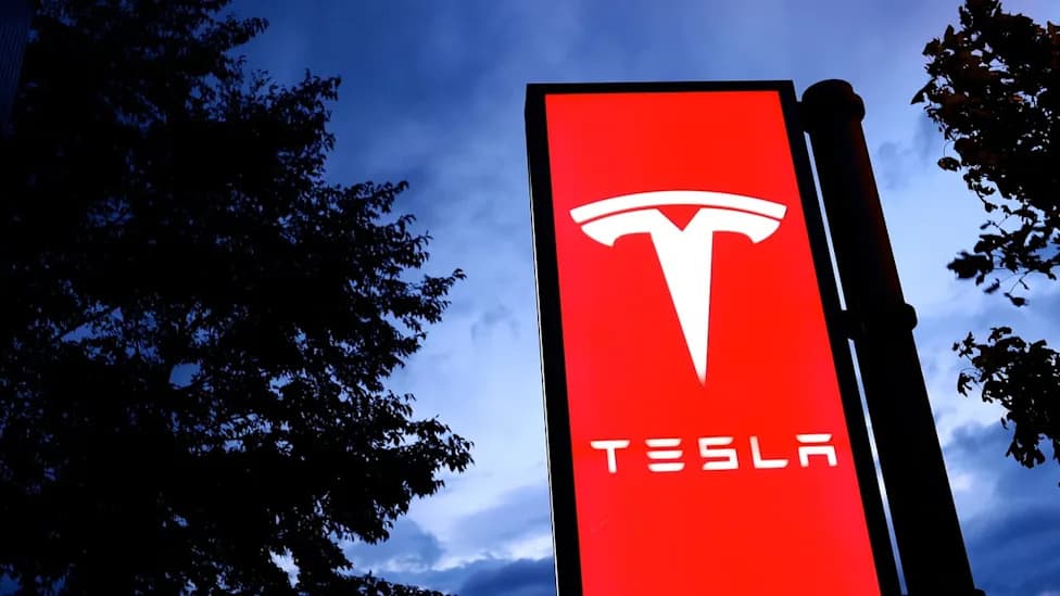 NHTSA Opens Audit Into Tesla's Wheel‑Free Cybercabs After Austin Rollout