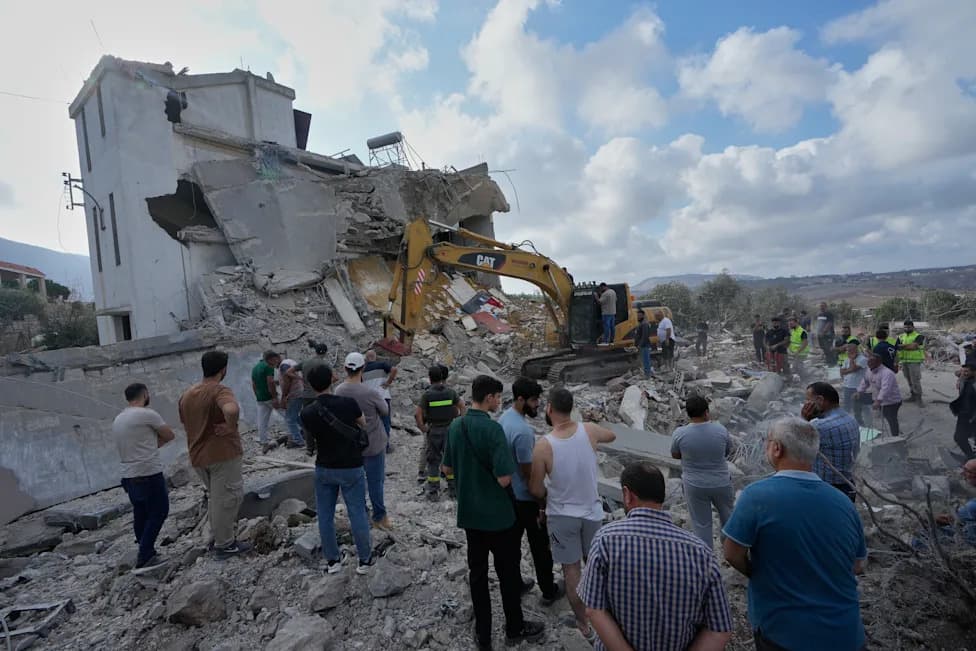 Israeli Air Strikes Kill At Least Four in Southern Lebanon Amid Truce