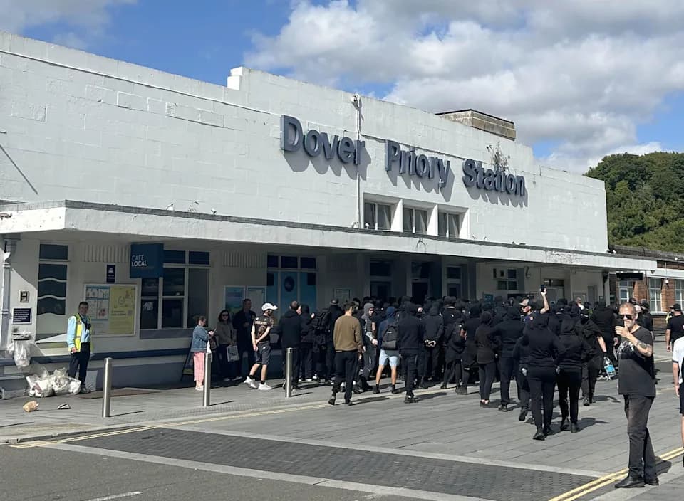 Masked Far-Right Protesters Paralyse Port of Dover; Clashes Follow in Portsmouth